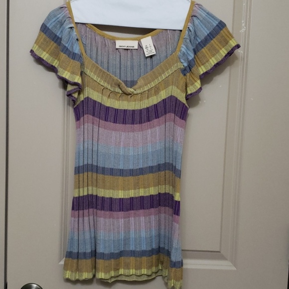 Top - Picture 2 of 2